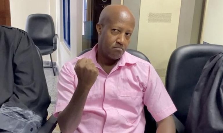 Aimable-Karasira-yongeye-gusaba-ko-yahabwa-amafaranga-nawe-akagira-abunganizi